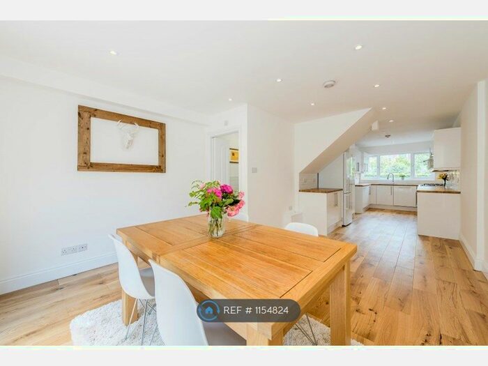 4 Bedroom Terraced House To Rent In Kennet Street, London, E1W