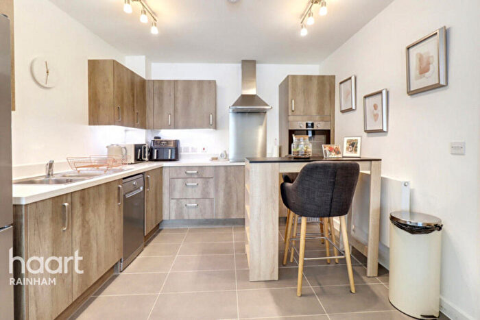 1 Bedroom Apartment For Sale In Blueberry Court, Rainham, RM13