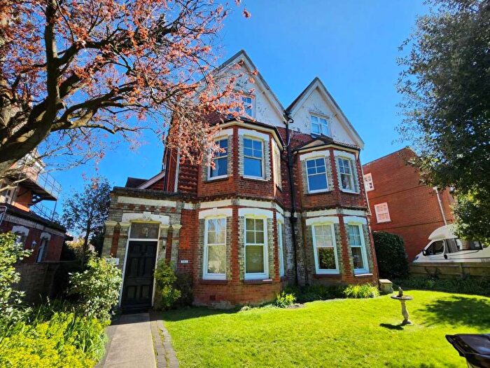 1 Bedroom Flat To Rent In Grange Road, Lower Meads, Eastbourne, BN21