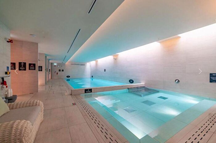 1 Bedroom Apartment To Rent In Waterhouse Gardens, Manchester, M3