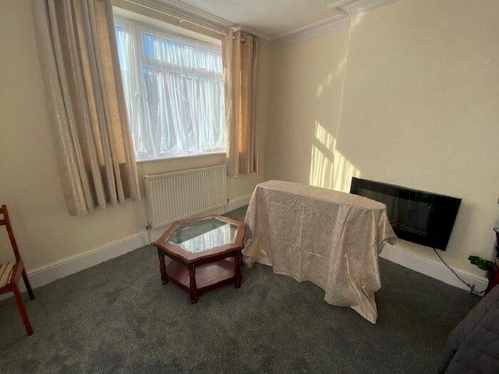 2 Bedroom Flat To Rent In Burton Road, Lincoln, LN1