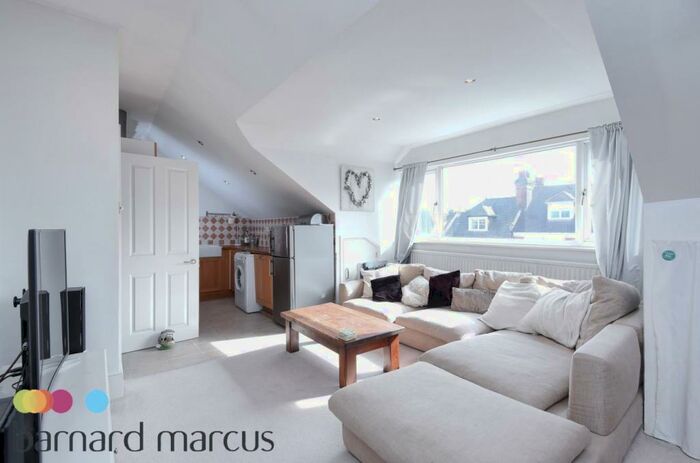 2 Bedroom Flat To Rent In Southwood Avenue, Highgate, N6