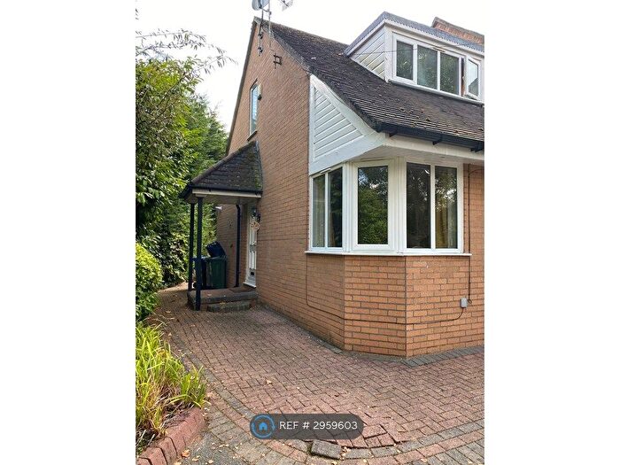 2 Bedroom Flat To Rent In Suffolk Road, Altrincham, WA14