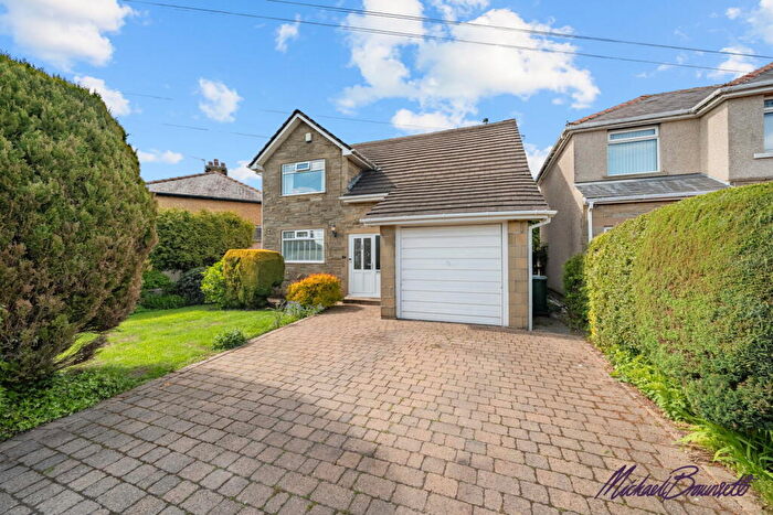 3 Bedroom Detached House For Sale In Reevy Drive, Bradford, BD6