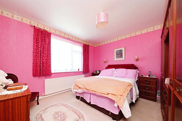 3 Bedroom Detached Bungalow For Sale In Kenhill Close, Snettisham, King's Lynn, PE31