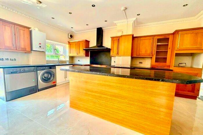 4 Bedroom Property To Rent In Ambleside Gardens, Ilford, IG4