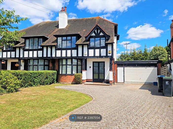 3 Bedroom Semi-Detached House To Rent In Grange Crescent, Chigwell, IG7