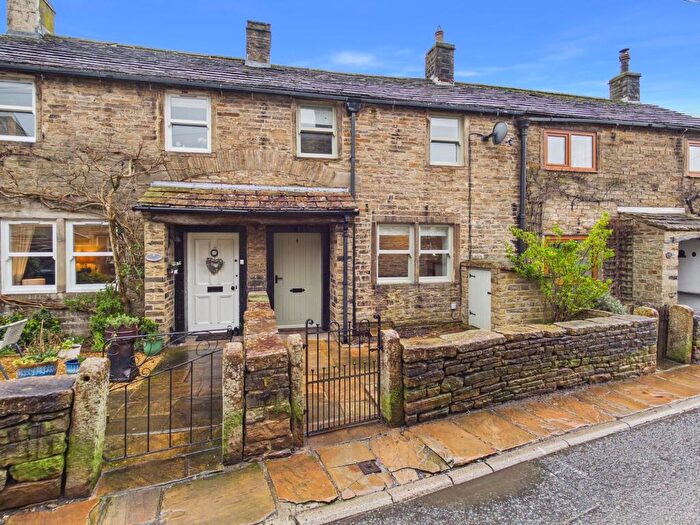 2 Bedroom Cottage To Rent In Meadow Lane, Cononley, BD20