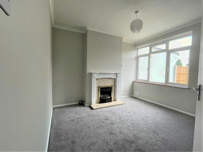 3 Bedroom Terraced House To Rent In Lake Avenue, Rainham RM13