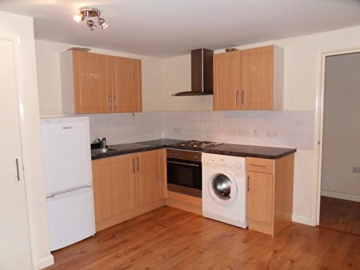 1 Bedroom Flat To Rent In High Street, Hounslow, TW3
