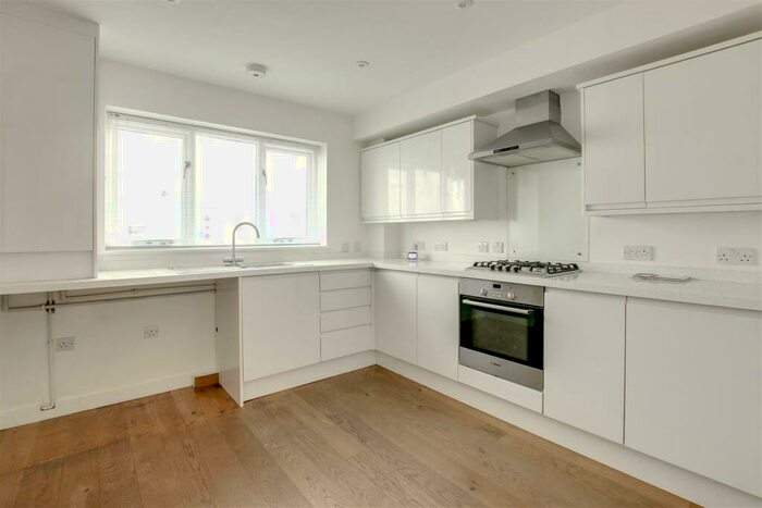 3 Bedroom House To Rent In Union Close, Newhaven, BN9