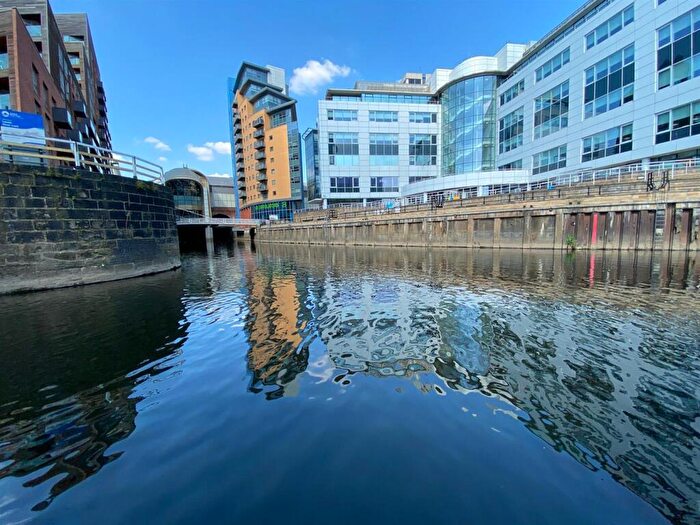 2 Bedroom Flat For Sale In Little Neville Street, Leeds, LS1