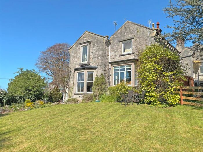 2 Bedroom Flat For Sale In Clip Terfyn, Llanddulas, Conwy, LL22