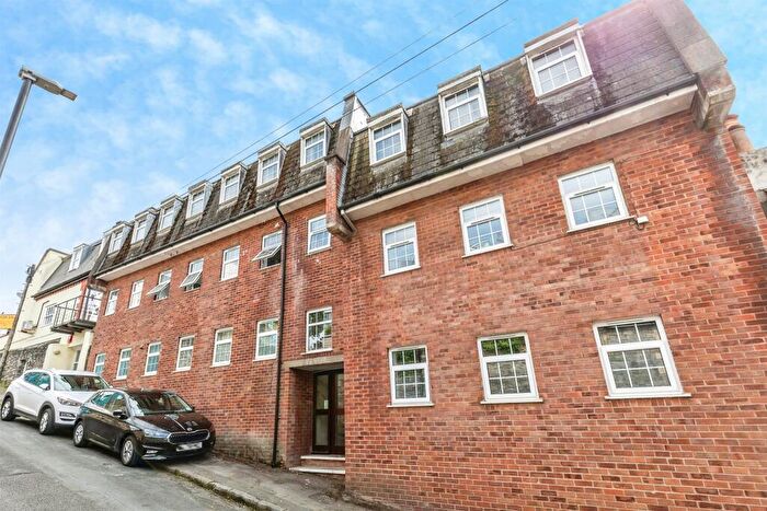 2 Bedroom Flat For Sale In Richmond Dale, Bristol, BS8