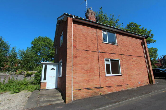 1 Bedroom Flat To Rent In Barratt Close, Stoneygate, Leicester, LE2