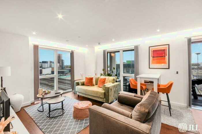 2 Bedroom Apartment To Rent In Lexington Gardens, SW11