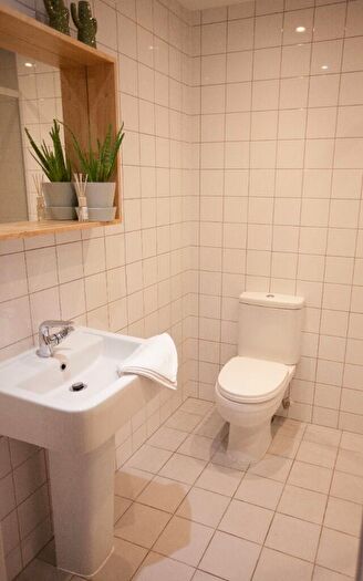 8 Bedroom Semi-Detached House To Rent In Amherst Road, Manchester, Greater Manchester, M14