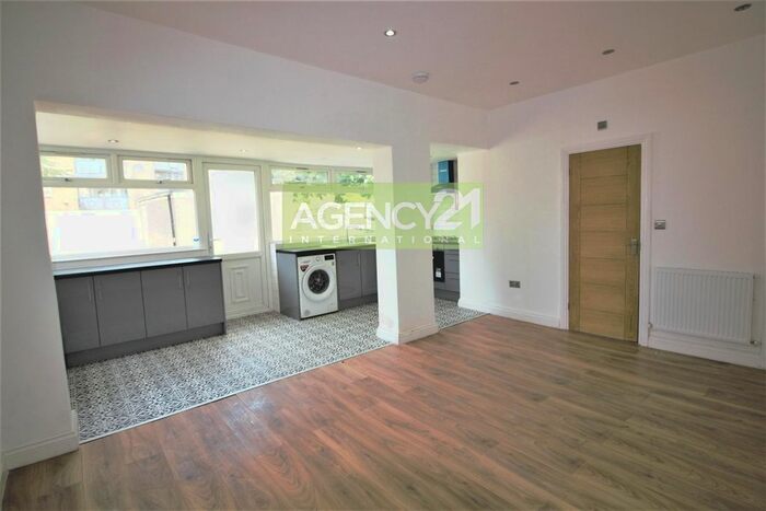 3 Bedroom Terraced House To Rent In Eversleigh Road, Eastham, E6