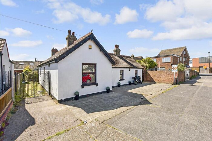 3 Bedroom Detached Bungalow For Sale In Cliftonville Avenue, Ramsgate, Kent, CT12