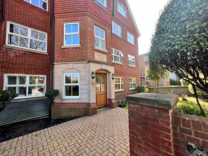 2 Bedroom Flat To Rent In Arundel Road, BN21