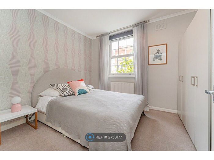 2 Bedroom Flat To Rent In King's Cross Road, London, WC1X