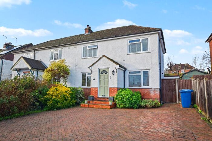 3 Bedroom Semi Detached House For Sale In East Avenue, Farnham, Surrey, GU9