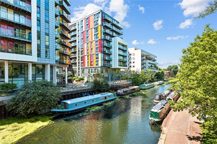 3 Bedroom Apartment To Rent In Riverwalk Apartments, Homerton Road, London, E9