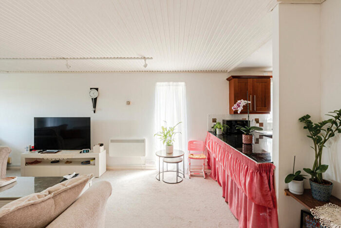 2 Bedroom Flat For Sale In Redland Road, Redland, Bristol, BS6