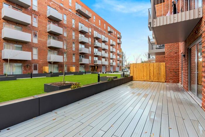 2 Bedroom Apartment To Rent In Metalworks, Slough, SL1