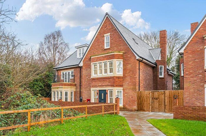 2 Bedroom Flat To Rent In Smitham Bottom Lane, Purley, CR8