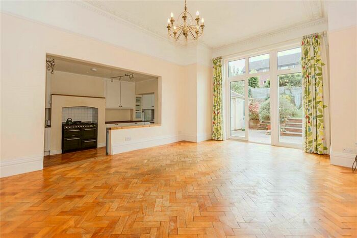 4 Bedroom Semi-Detached House To Rent In Cranbrook Road, Redland, Bristol, BS6