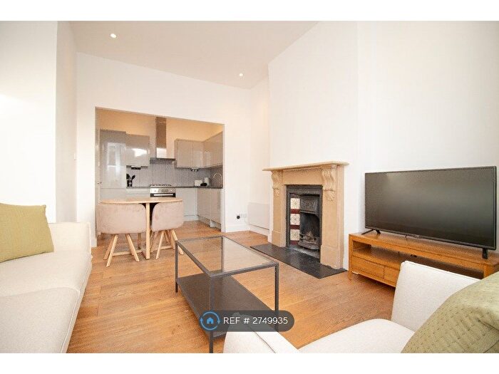 2 Bedroom Flat To Rent In Romilly Road, London, N4