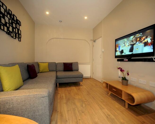 5 Bedroom Terraced House To Rent In Victoria Street, Exeter, EX4