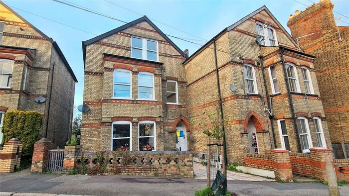 2 Bedroom Flat To Rent In Park Road, High Barnet, EN5
