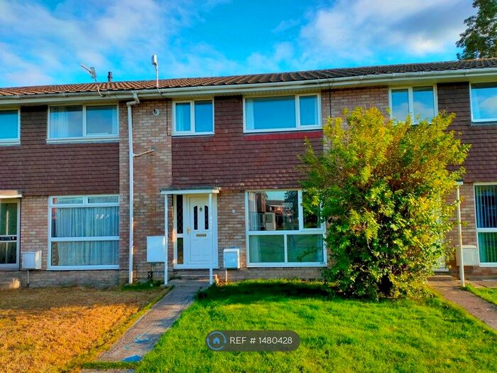 3 Bedroom Terraced House To Rent In King Edward Close, Bristol, BS14