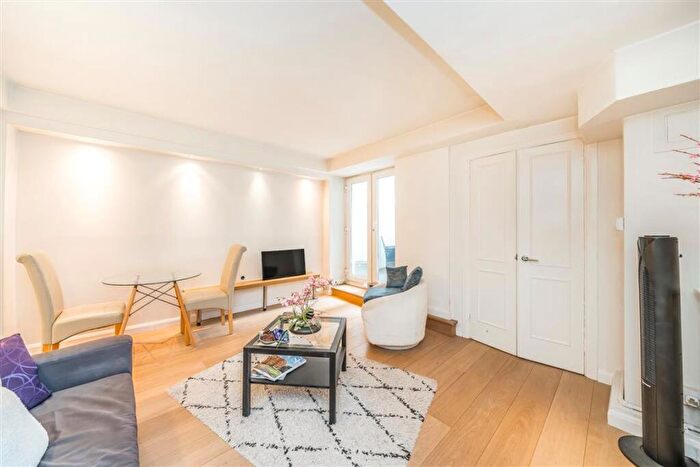 1 Bedroom Flat For Sale In Drayton Gardens, London, SW10