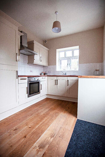 5 Bedroom Semi-Detached House To Rent In Park Grove, Manchester, Greater Manchester, M19