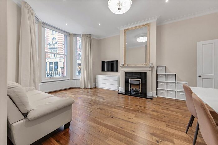 2 Bedroom Flat To Rent In Egerton Gardens, London, SW3