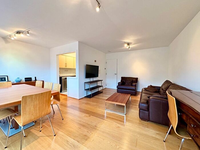 3 Bedroom Flat To Rent In Park Village East, London, NW1