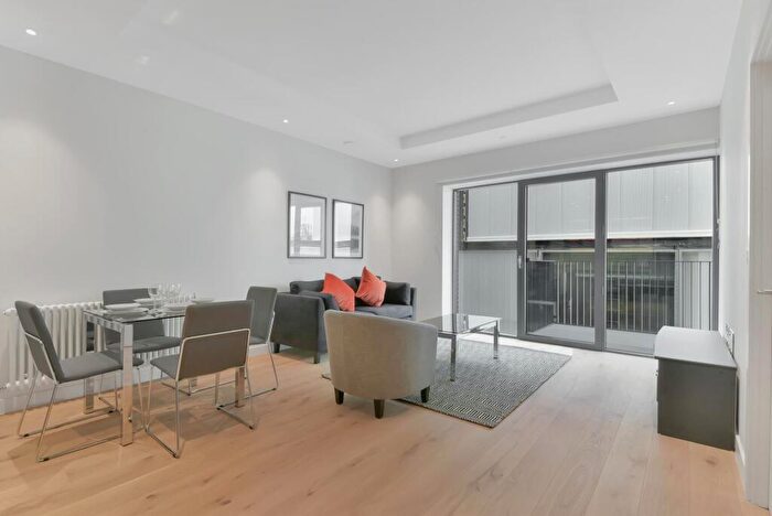 1 Bedroom Apartment To Rent In Modena House, London City Island, London, E14