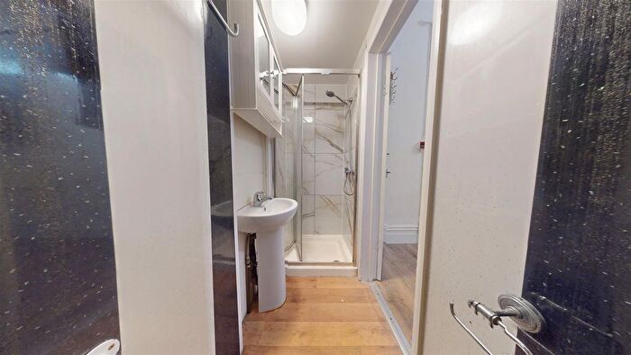 1 Bedroom Flat To Rent In Cavendish Road, Kilburn, London, NW6