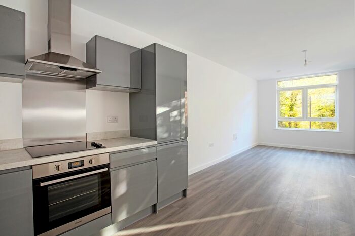 1 Bedroom Flat To Rent In Grosvenor Road, St Albans, AL1