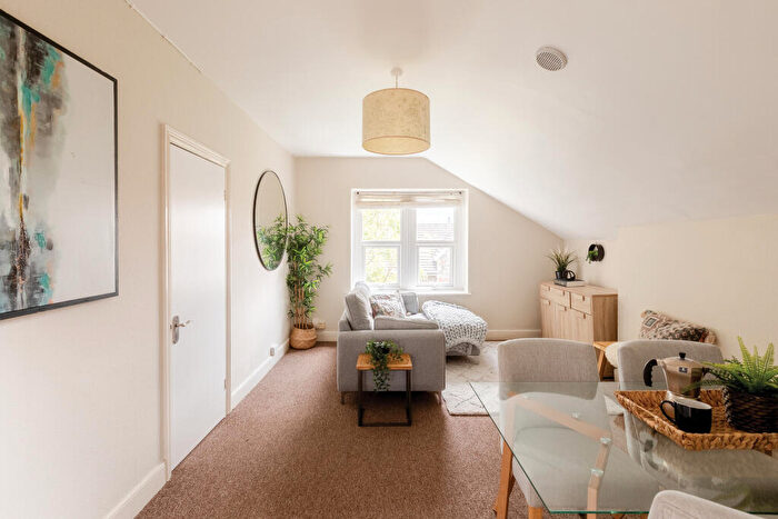 2 Bedroom Flat For Sale In West Park, Clifton, Bristol, BS8