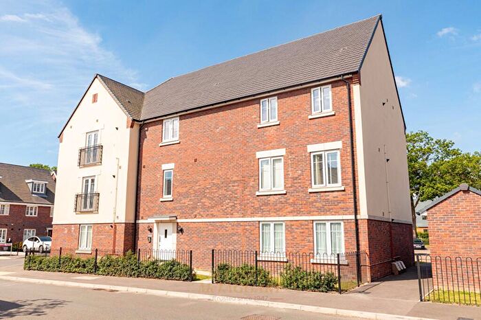 2 Bedroom Flat For Sale In Moore Road, Crawley, RH10