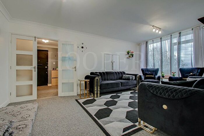 2 Bedroom Flat For Sale In Dollis Hill Lane, London, NW2