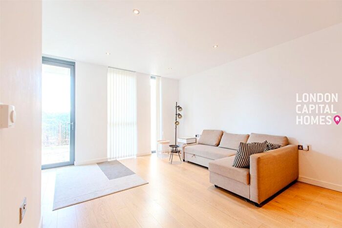 2 Bedroom Flat To Rent In Elder House, Quebec Way, London, SE16