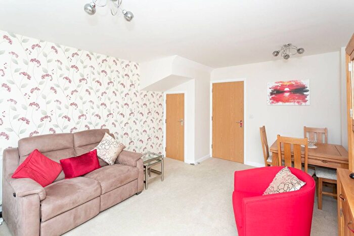 2 Bedroom Terraced House To Rent In Summerleas Close, Hemel Hempstead, HP2