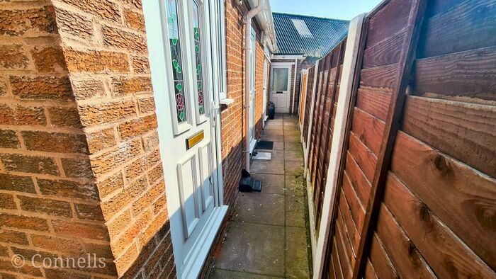 1 Bedroom Flat To Rent In Halesowen Road, Cradley Heath, B64