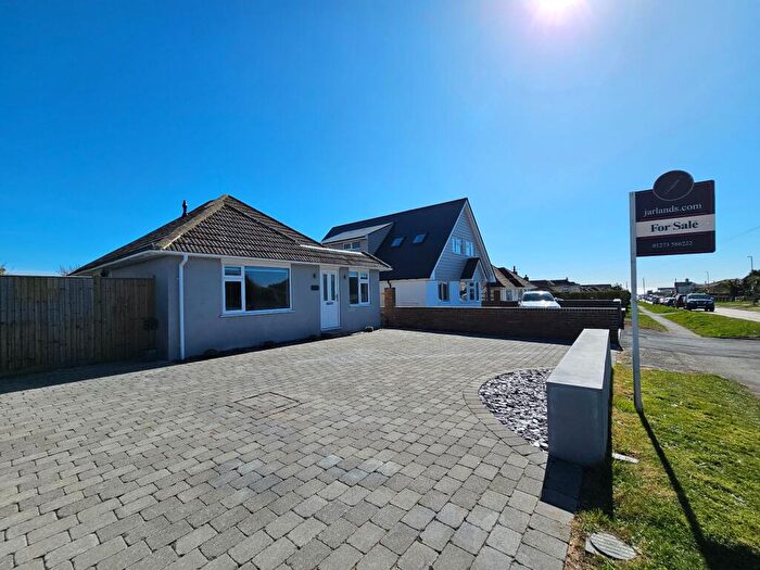 3 Bedroom Bungalow For Sale In Ambleside Avenue, Telscombe Cliffs, Peacehaven, BN10