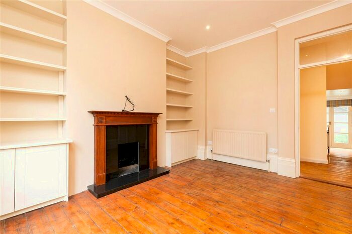 2 Bedroom Maisonette To Rent In Hawes Street, London, N1